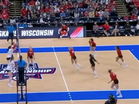 wisconsin volleyball team full leak|UWPD investigating after photos, video of UW volleyball team。